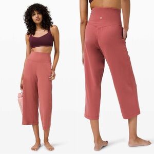 Lululemon‎ Align Wide Leg Crop 23" Soft Cranberry W6BHFS Size 2